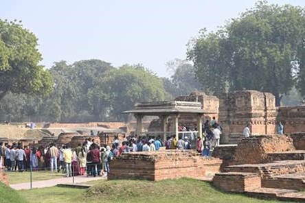 Tamil student group of Kashi Tamil Sangamam II visits Sarnath