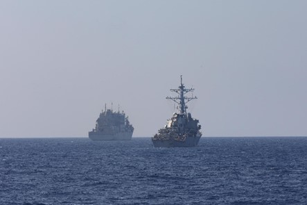 Houthis Threaten to Attack US Warships if Washington Targets Yemen