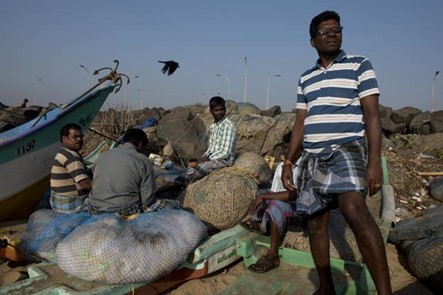 Tamil Nadu Govt announces relief for oil spill hit fishermen