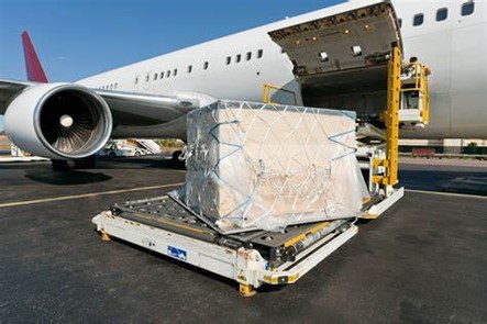 2023 average global air cargo tonnages 5% lower than year before