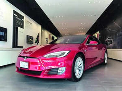 Tesla to Recall 200,000 Cars over Reverse Camera Glitch