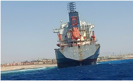 Gas carrier grounds off Egypt, prompting a weekend state of emergency anticipating leakage or pollution 
