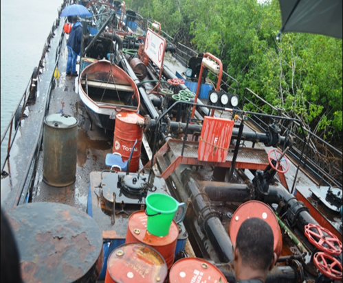 Nigerian Navy Hands Over 9 Suspected Oil Thieves to EFCC