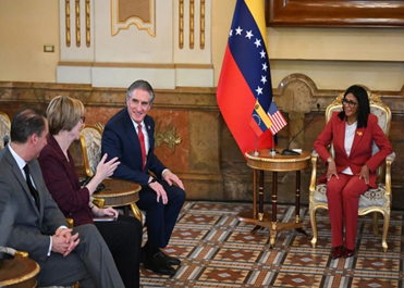 US interior secretary highlights Venezuela’s mineral wealth, says cooperation has “no limits”