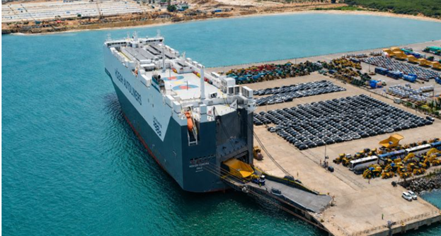 Höegh Autoliners’ Aurora Class vessel makes historic maiden call to India, strengthening Green Maritime Trade links