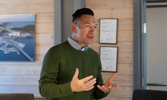ELNAV.AI: Artificial intelligence should assist the bridge, not audit it