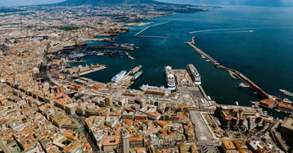 Naples Completes First LNG Ship-to-Ship Bunkering