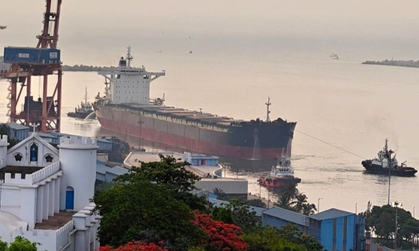 MV Graceous Becomes Largest Vessel to Enter Visakhapatnam Port’s Inner Harbour