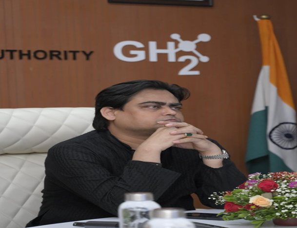 Transport & Dock Workers Union submits ‘Eight-Point Charter’ to MoS Ports during Kandla visit; Minister assures early Resolution