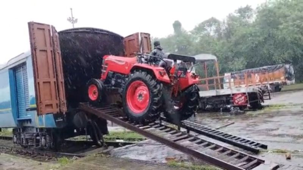 ATC Executes First Dedicated Nepal-Bound NMG Rake Carrying 100 Mahindra Tractors