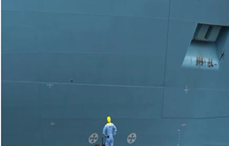 Maersk adds $1,000 per container charge for Hormuz transits