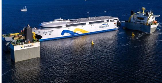 Incat Tasmania completes Hull 096 loading onto Black Marlin 