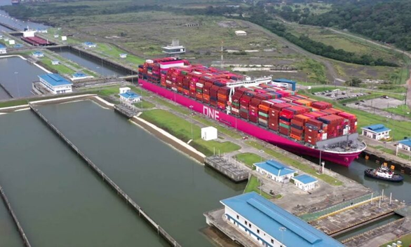Panama tightens canal draft limits again
