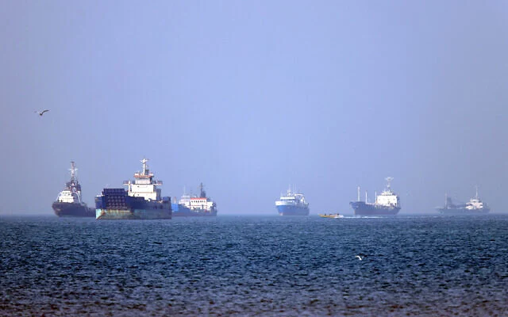 Shipping slows through Strait of Hormuz after tanker attacks