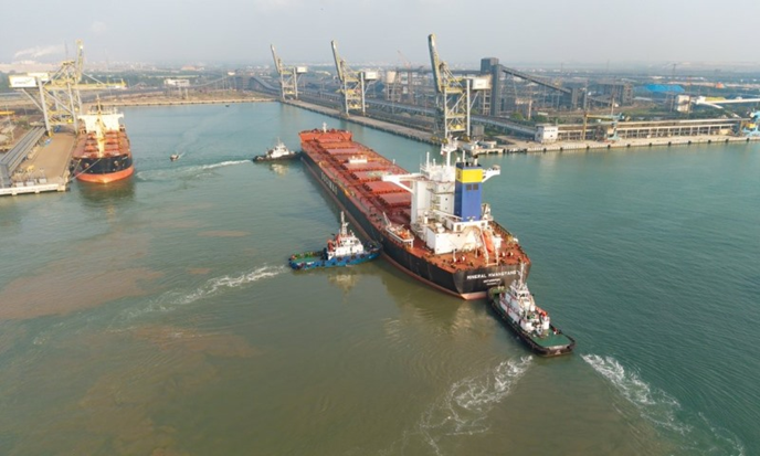 Paradip Port Achieves Historic Milestone with First-Ever Capsize Vessel Berthing