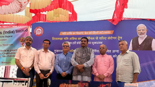 Union Railway Minister Shri Ashwini Vaishnaw Flags off Bulk Tiles Train at Western Carriers' Gati Shakti Cargo Terminal in Morbi, Gujarat