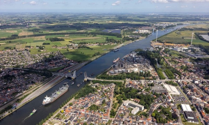 North Sea Port Receives First LNG Bulk Shipment from Canada