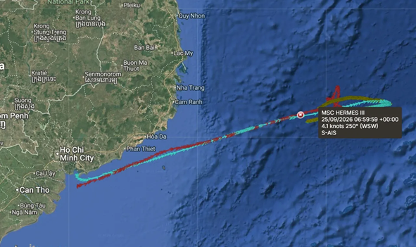 MSC container ship abandoned in South China Sea under tow