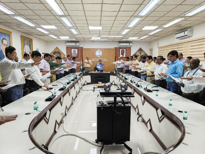 As a part of observance of Vigilance Awareness Week-2025, the Integrity Pledge was administered by Shri Sushil Kumar Singh, IRSME, Chairman DPA in the presence of Shri J.K. Rathod, CPES, CVO; HoDs and officers at AO Building Gandhidham. Various other acti